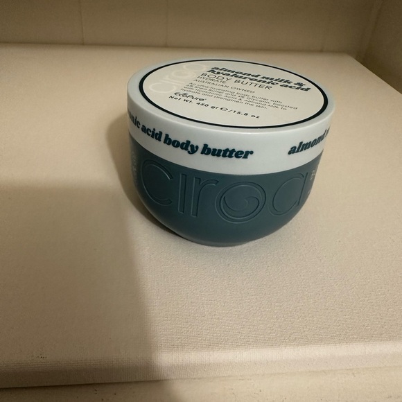 Ciroa Almond Milk & Hyaluronic Acid Body Butter Hudrate 15.8oz - Picture 2 of 5